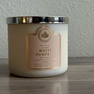 Bath & Body Works White Barn Scented White Pumpkin Candle NWT